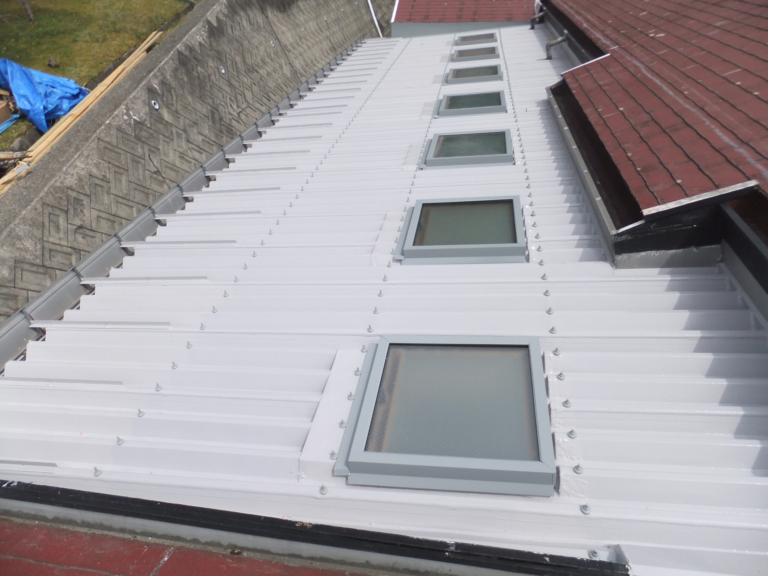 【兵庫県三田市】M社様 折半屋根雨漏り補修工事