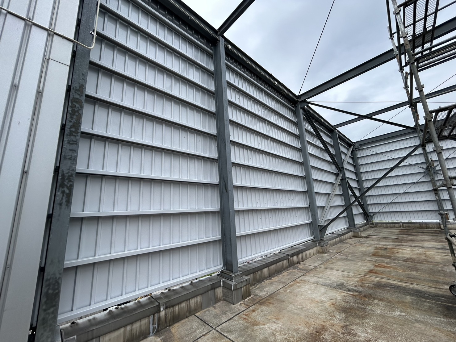 【兵庫県西宮市】テント倉庫解体・外壁塗装工事