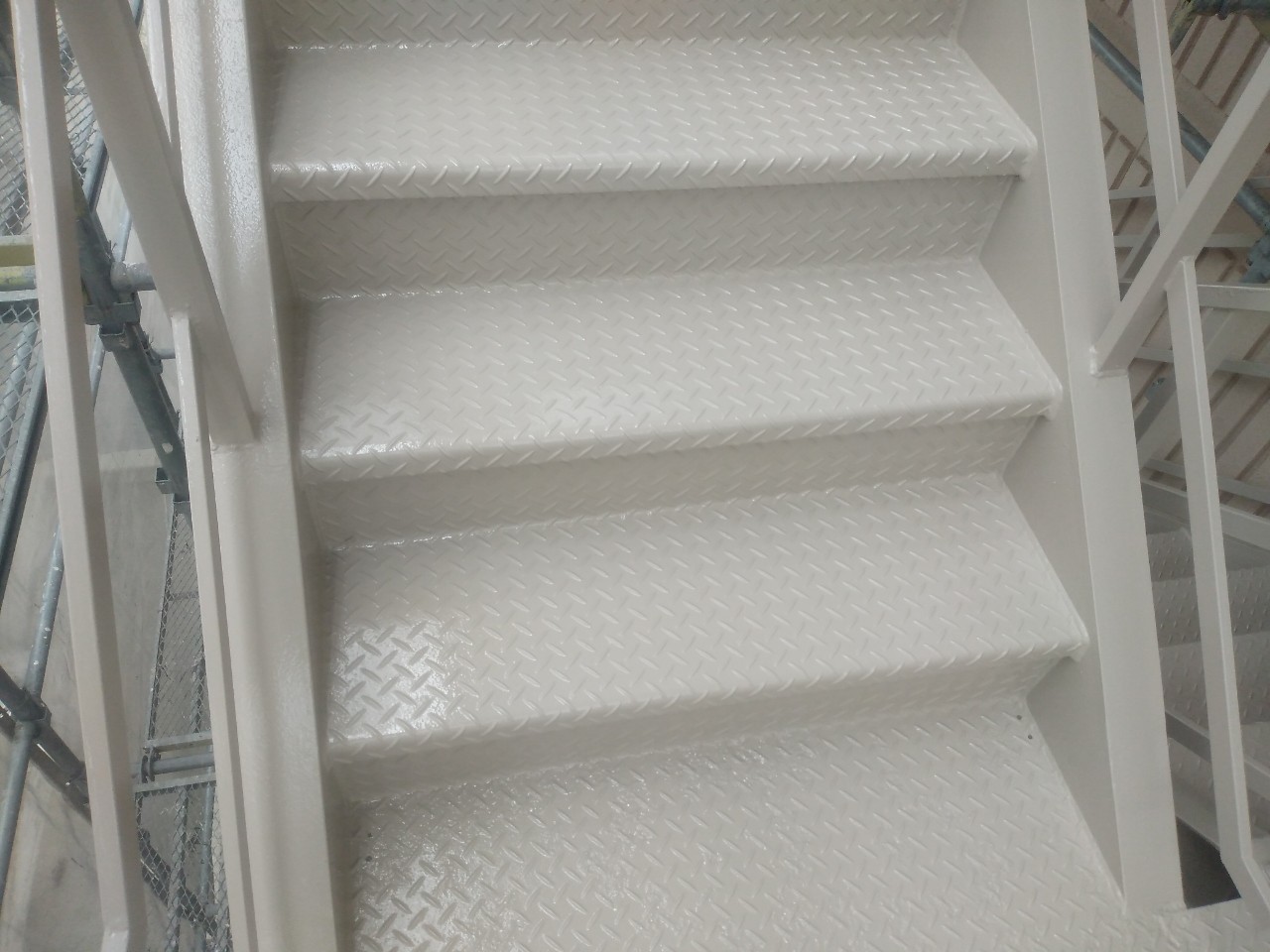 【兵庫県加古郡】外壁工事・階段塗装工事